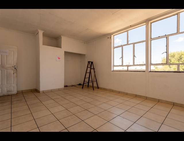1,250M² BUILDING FOR SALE IN SELBY